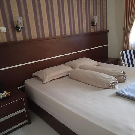 Riki Guesthouse Syari'Ah Jepara Buitenkant foto