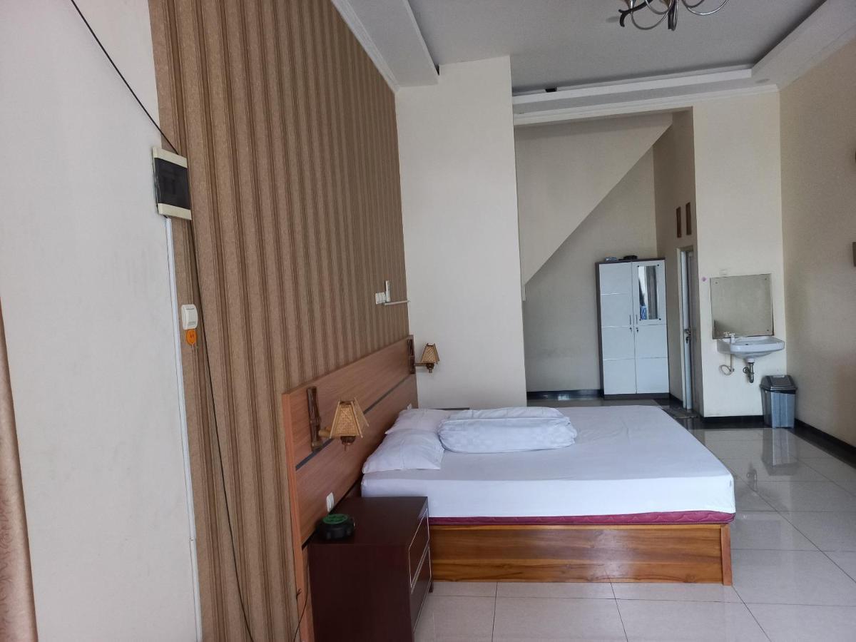 Riki Guesthouse Syari'Ah Jepara Buitenkant foto