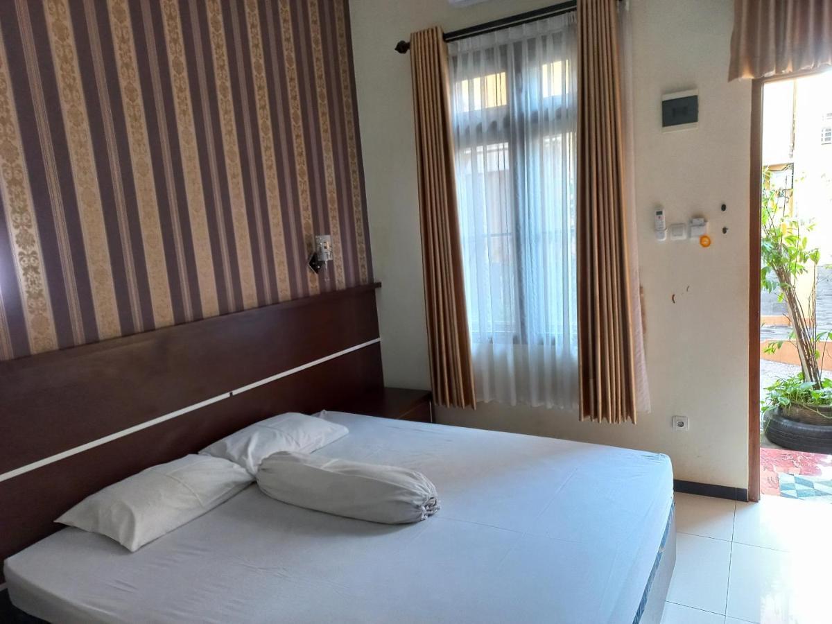Riki Guesthouse Syari'Ah Jepara Buitenkant foto
