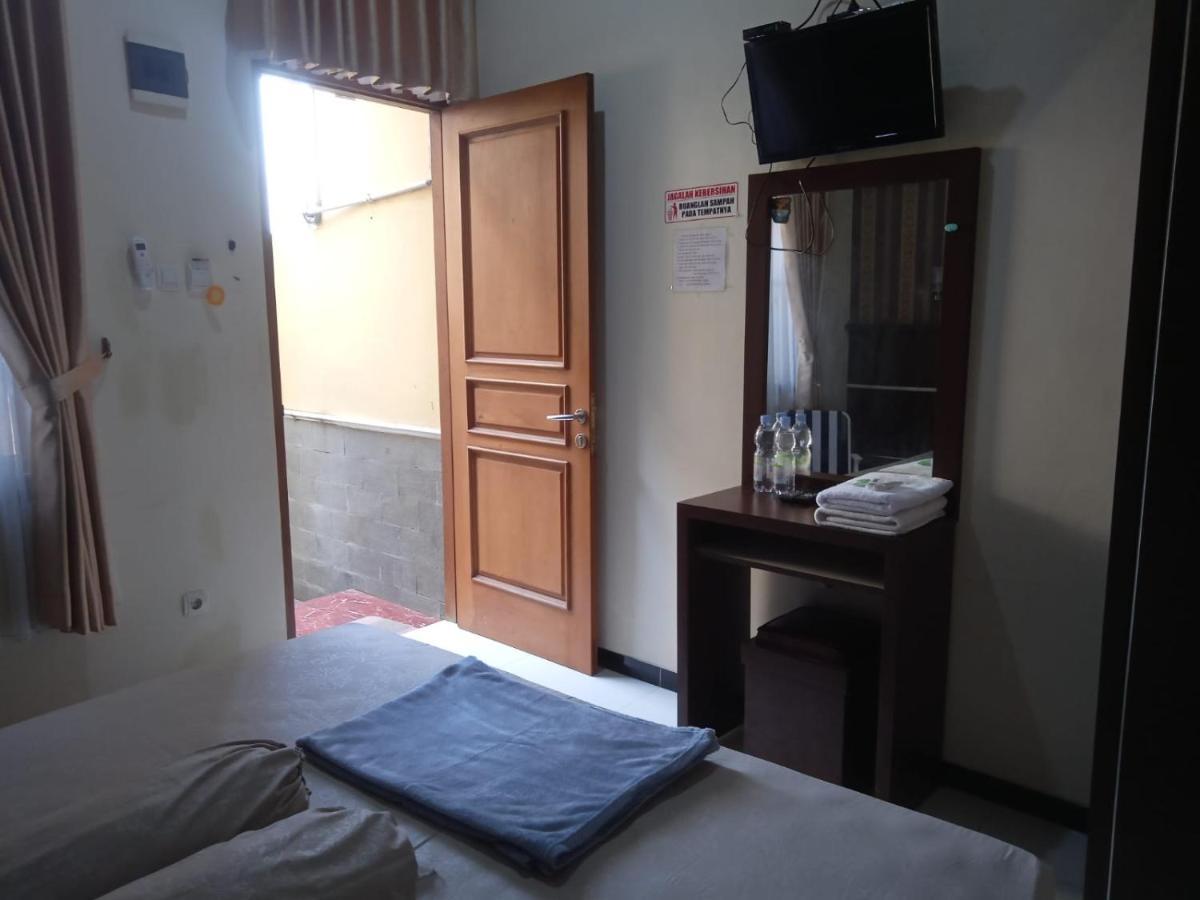 Riki Guesthouse Syari'Ah Jepara Buitenkant foto